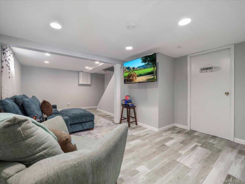 35 Hillside Avenue, Suffern, NY 10901 - Photo 25 of 43