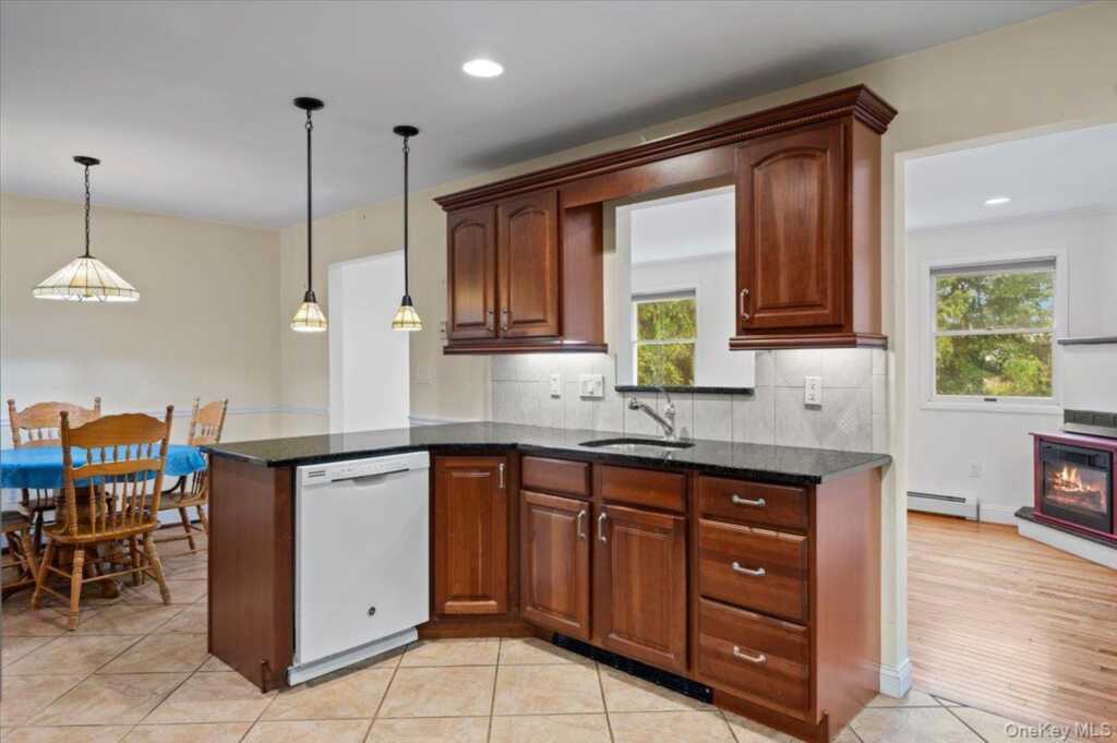 3 Wiles Drive, Stony Point, NY 10980 - Photo 10 of 41