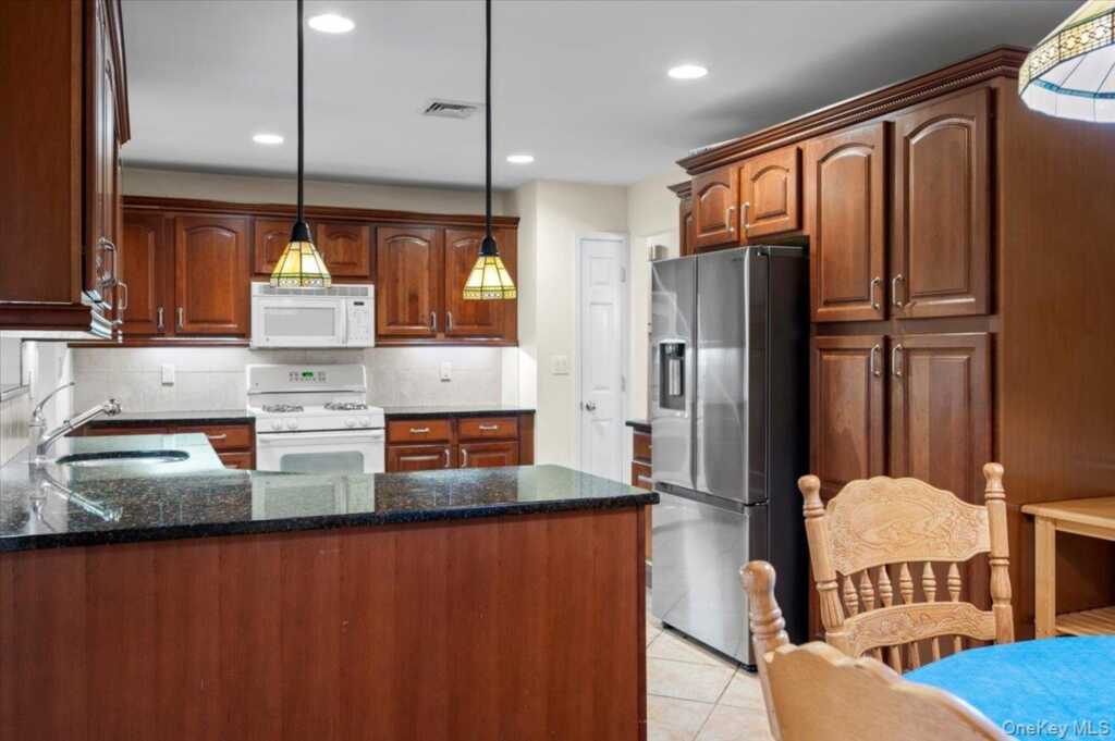 3 Wiles Drive, Stony Point, NY 10980 - Photo 11 of 41