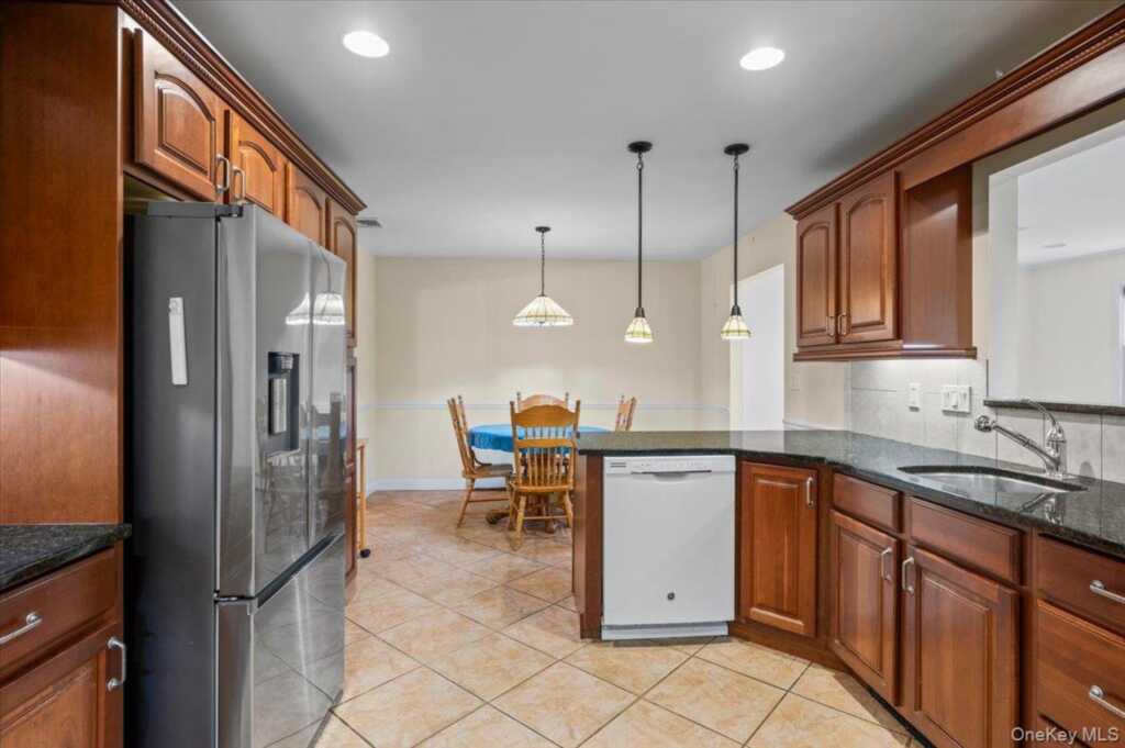 3 Wiles Drive, Stony Point, NY 10980 - Photo 9 of 41