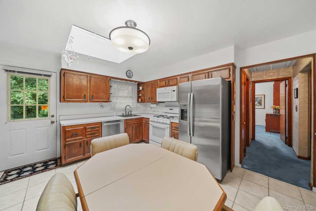 4 Lombardi Drive, New City, NY 10956 - Photo 9 of 29
