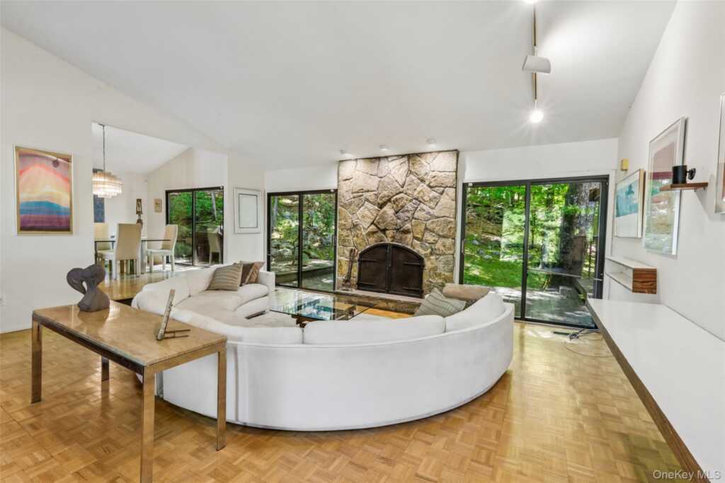 19 Rolling Way, New City, NY 10956 - Photo 14 of 50