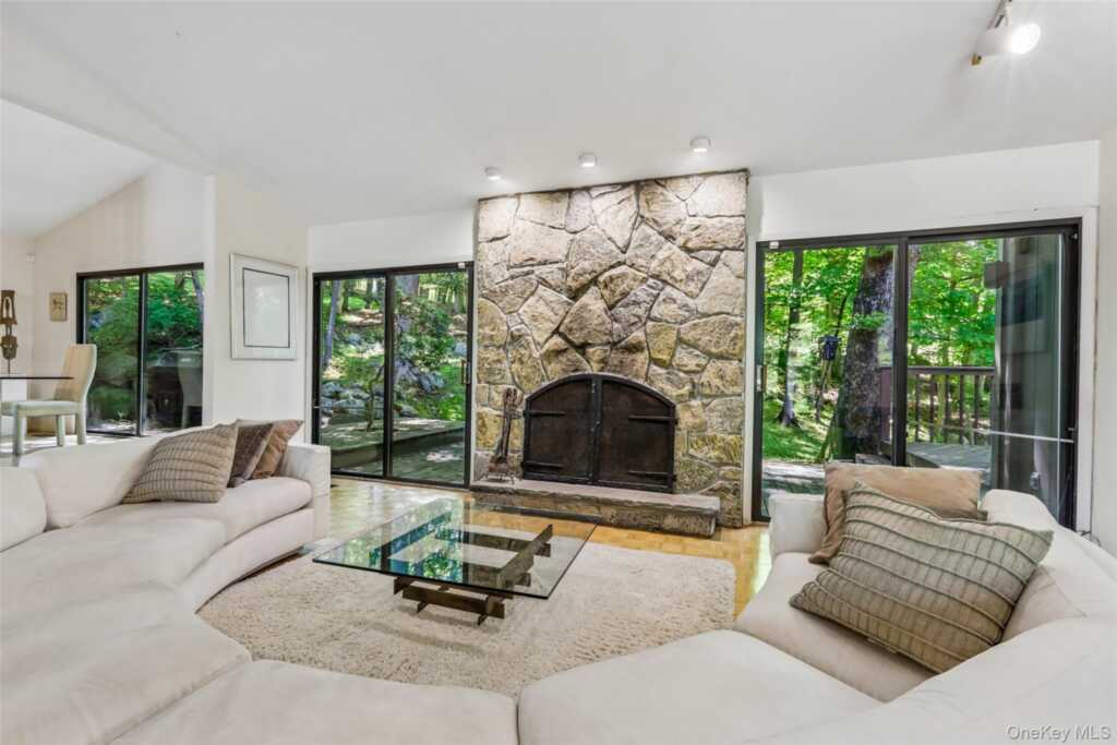 19 Rolling Way, New City, NY 10956 - Photo 15 of 50