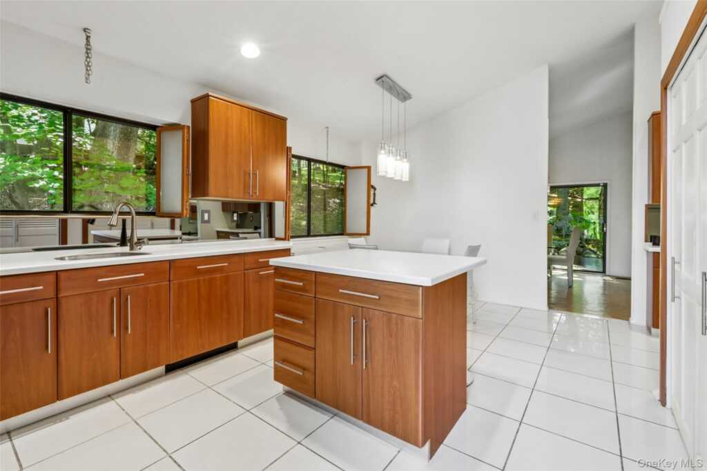 19 Rolling Way, New City, NY 10956 - Photo 20 of 50