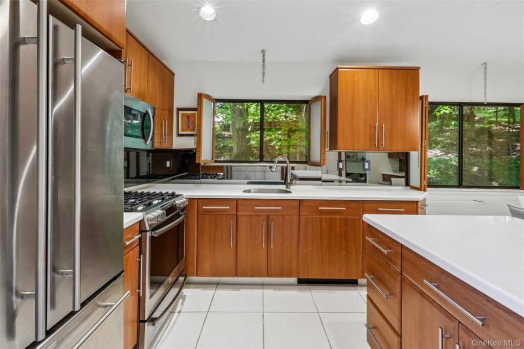 19 Rolling Way, New City, NY 10956 - Photo 24 of 50