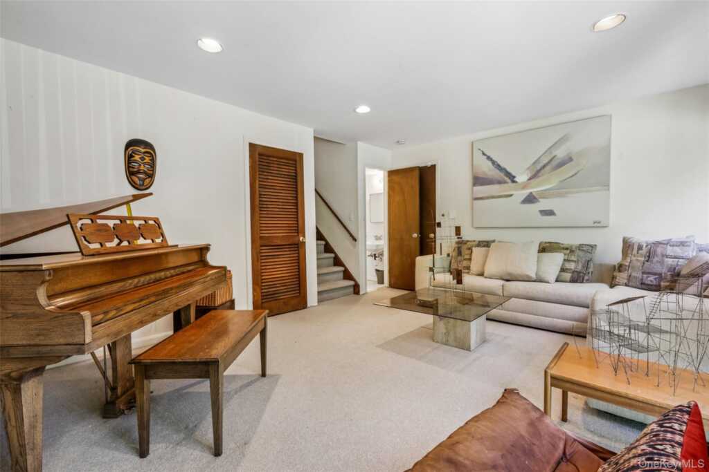 19 Rolling Way, New City, NY 10956 - Photo 28 of 50