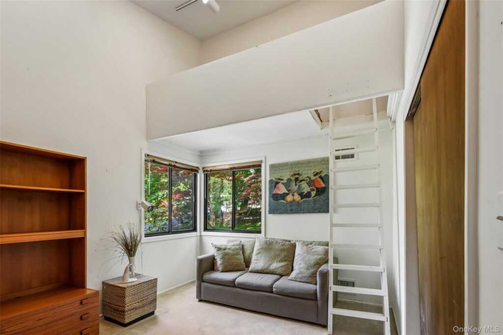 19 Rolling Way, New City, NY 10956 - Photo 31 of 50