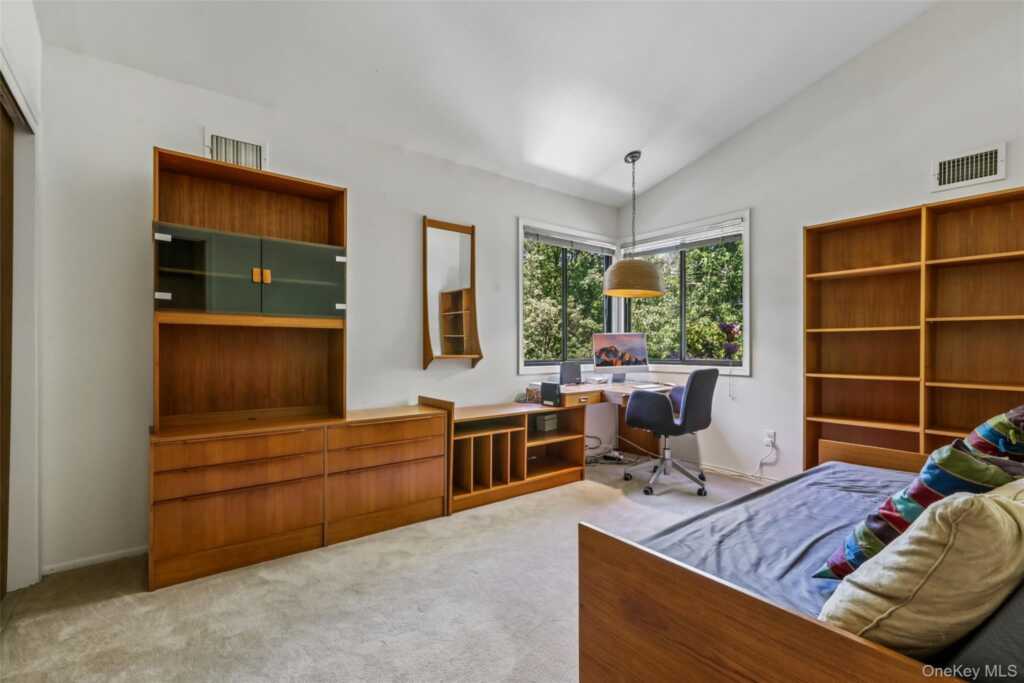 19 Rolling Way, New City, NY 10956 - Photo 32 of 50