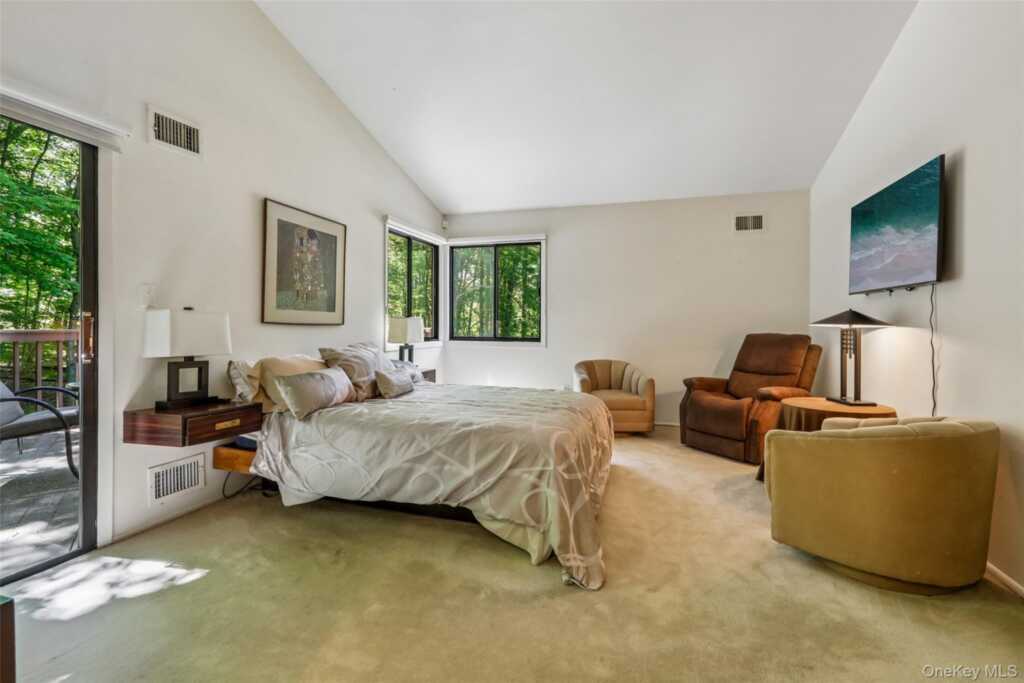 19 Rolling Way, New City, NY 10956 - Photo 36 of 50