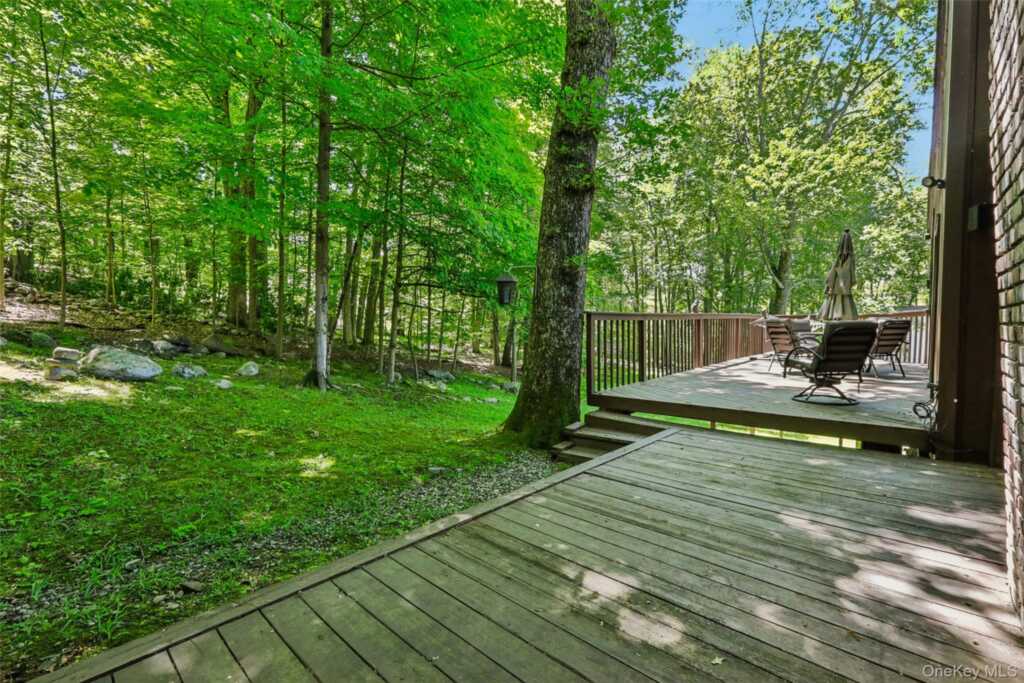 19 Rolling Way, New City, NY 10956 - Photo 42 of 50