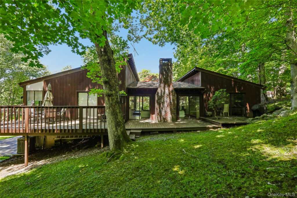19 Rolling Way, New City, NY 10956 - Photo 46 of 50