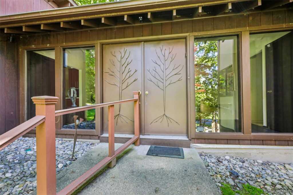 19 Rolling Way, New City, NY 10956 - Photo 6 of 50
