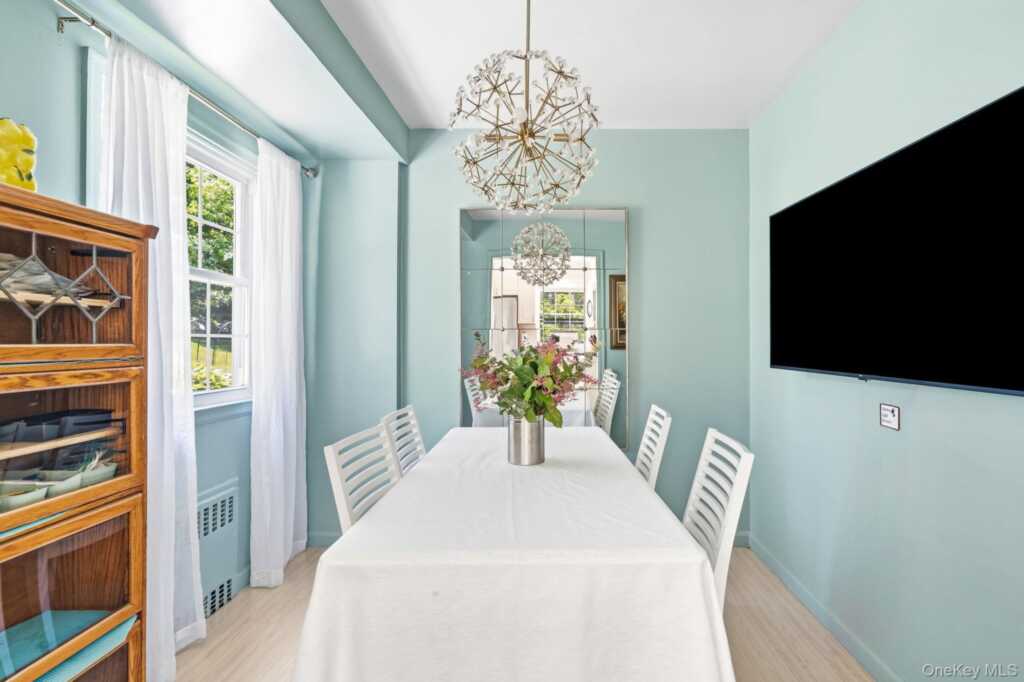20 Revere Road, New Rochelle, NY 10583 - Photo 12 of 33