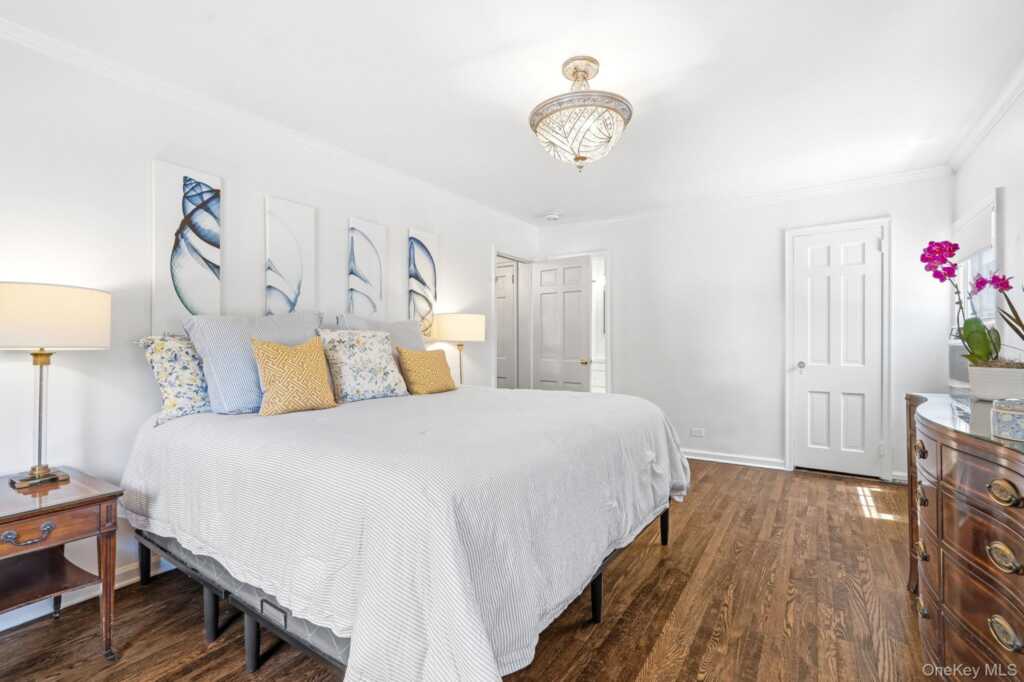 20 Revere Road, New Rochelle, NY 10583 - Photo 14 of 33