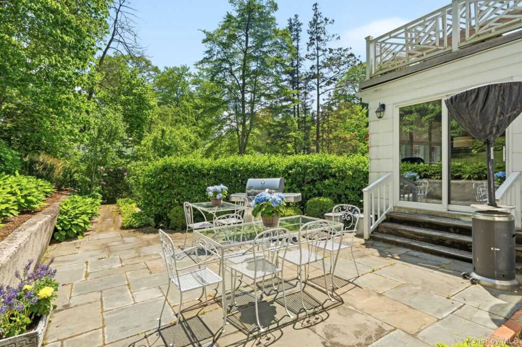 20 Revere Road, New Rochelle, NY 10583 - Photo 23 of 33
