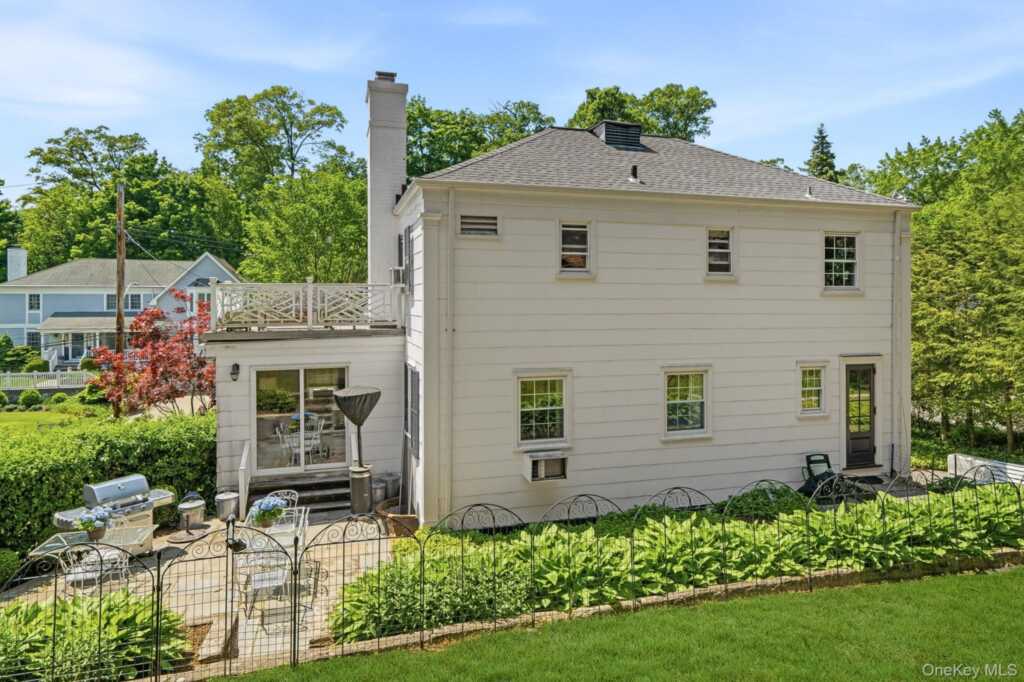 20 Revere Road, New Rochelle, NY 10583 - Photo 25 of 33