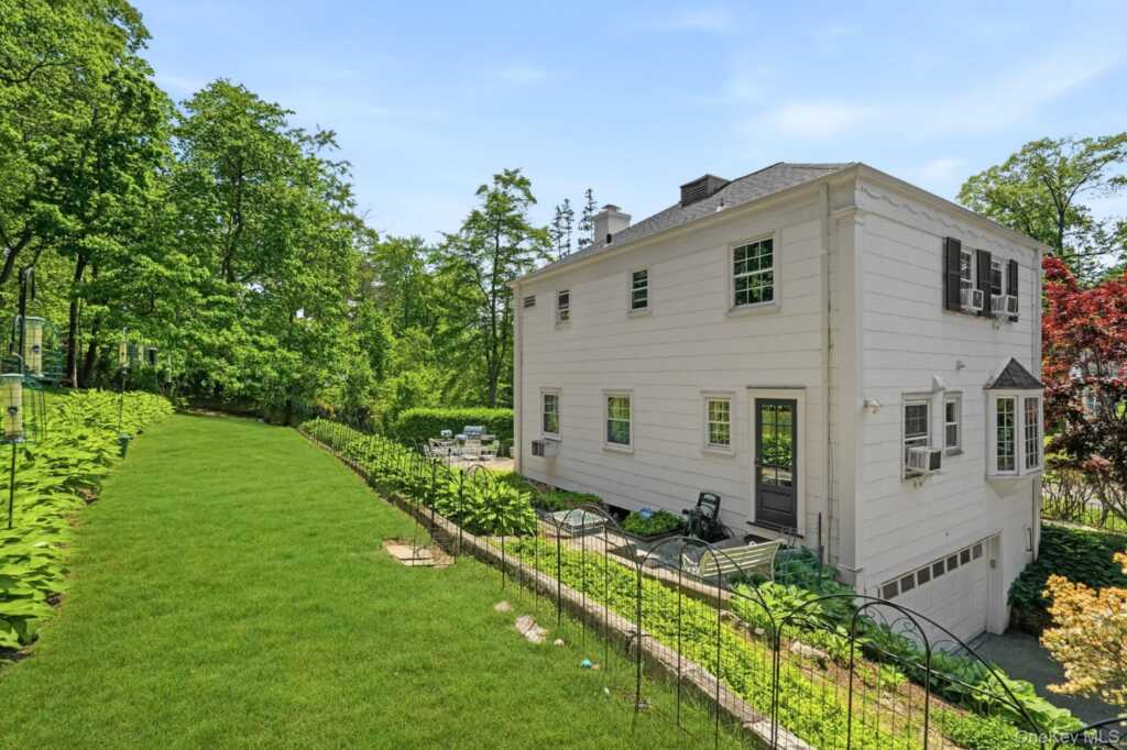 20 Revere Road, New Rochelle, NY 10583 - Photo 26 of 33
