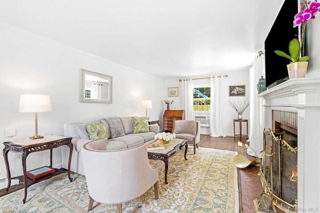 20 Revere Road, New Rochelle, NY 10583 - Photo 5 of 33