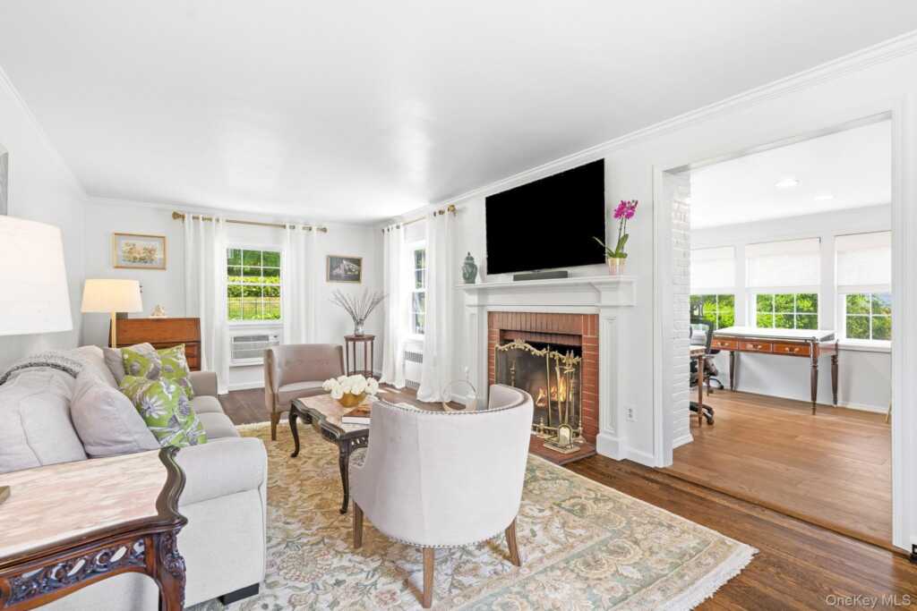 20 Revere Road, New Rochelle, NY 10583 - Photo 7 of 33