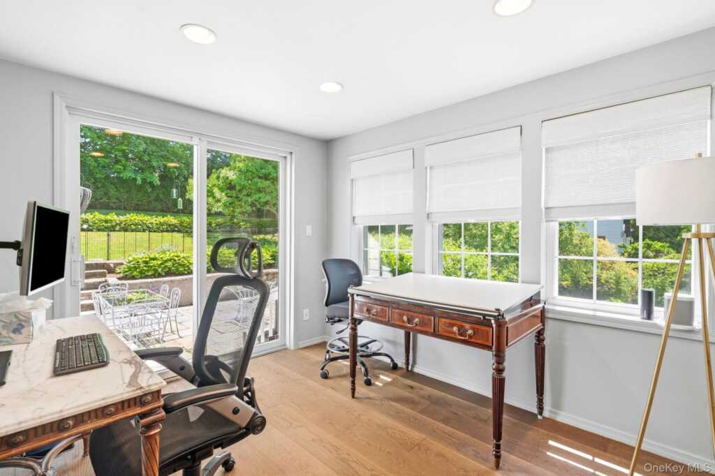 20 Revere Road, New Rochelle, NY 10583 - Photo 8 of 33