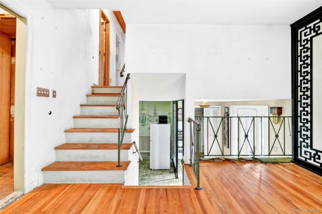 2 Forest Knoll Drive, Suffern, NY 10901 - Photo 11 of 31