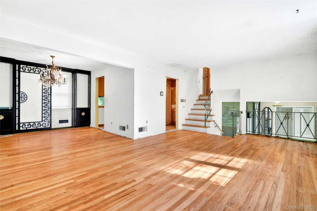 2 Forest Knoll Drive, Suffern, NY 10901 - Photo 13 of 31