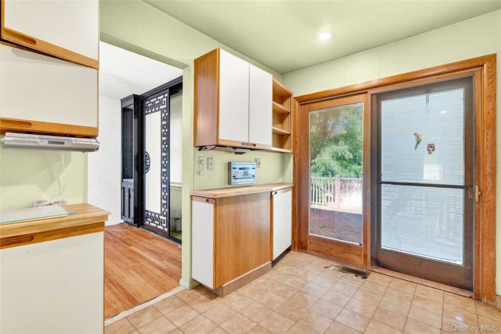 2 Forest Knoll Drive, Suffern, NY 10901 - Photo 16 of 31