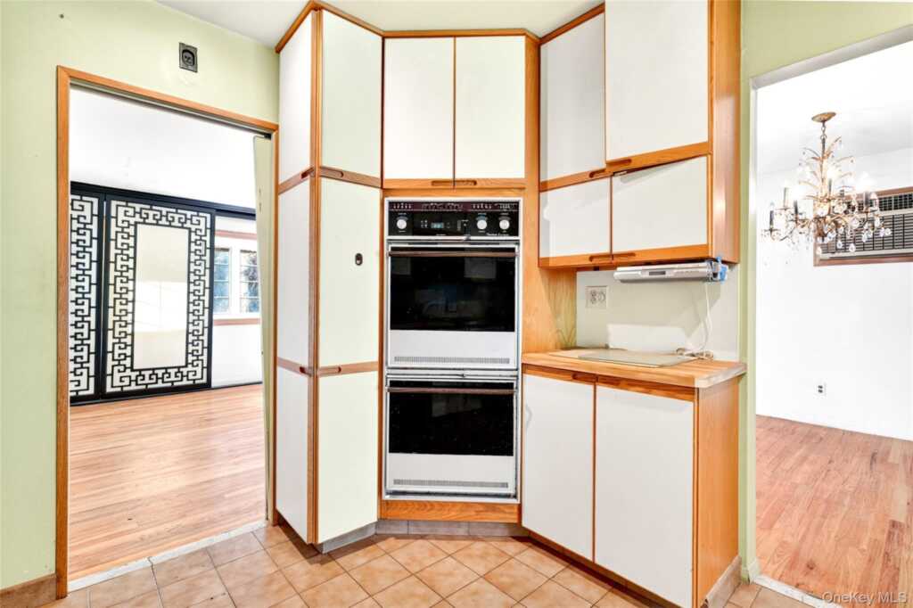 2 Forest Knoll Drive, Suffern, NY 10901 - Photo 17 of 31