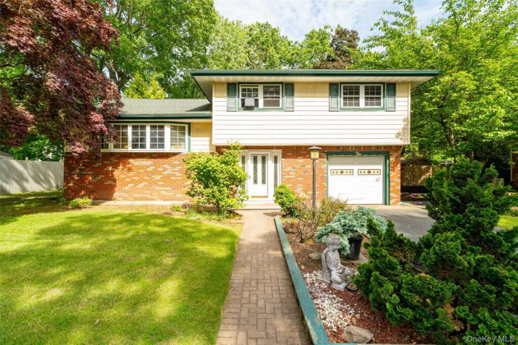 2 Forest Knoll Drive, Suffern, NY 10901 - Photo 2 of 31