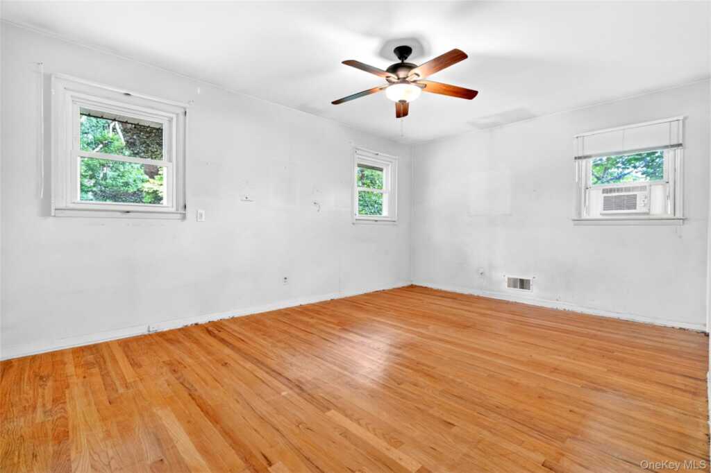 2 Forest Knoll Drive, Suffern, NY 10901 - Photo 21 of 31