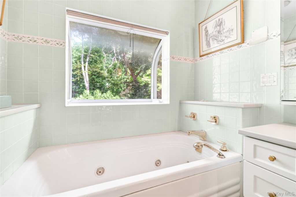 2 Forest Knoll Drive, Suffern, NY 10901 - Photo 28 of 31