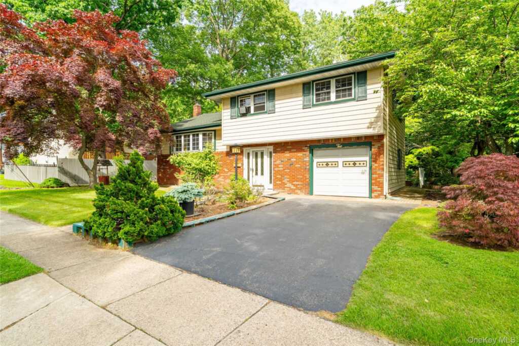 2 Forest Knoll Drive, Suffern, NY 10901 - Photo 3 of 31