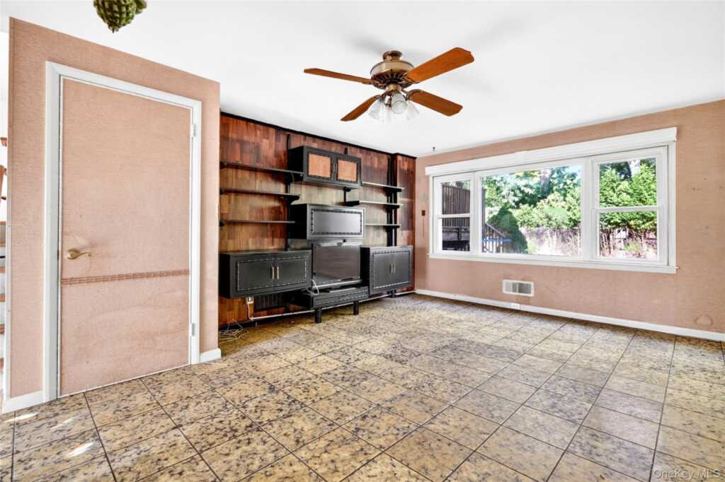 2 Forest Knoll Drive, Suffern, NY 10901 - Photo 9 of 31