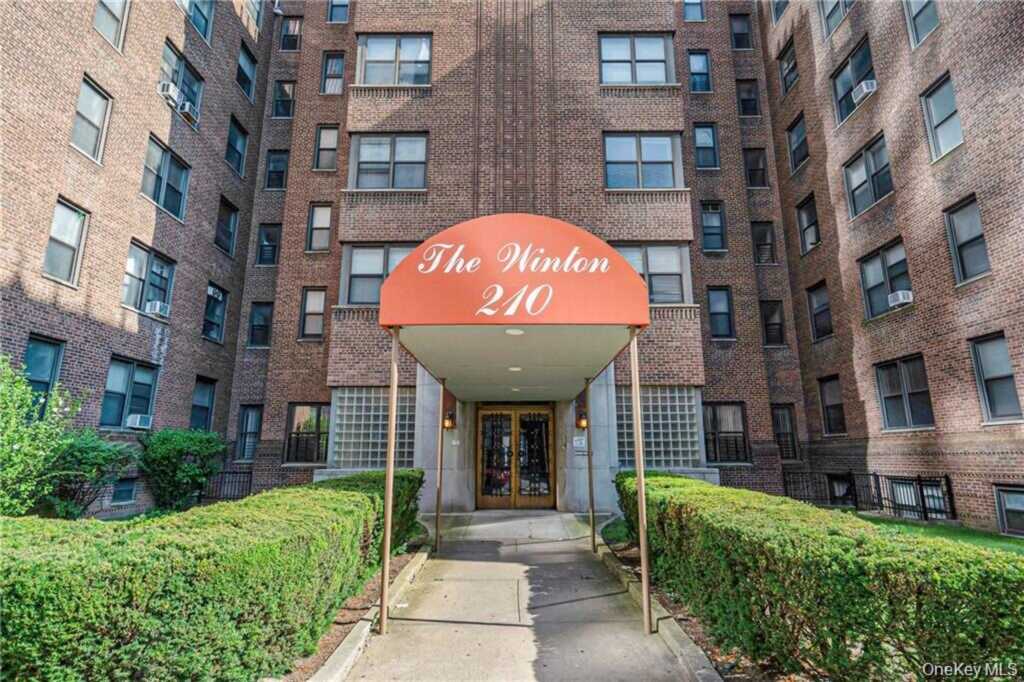 210 Martine Avenue, Unit #5G, White Plains, NY 10601