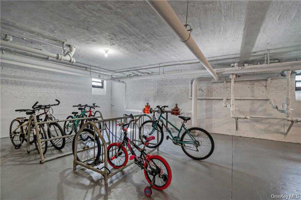 210 Martine Avenue, Unit #5G, White Plains, NY 10601 - Photo 11 of 13