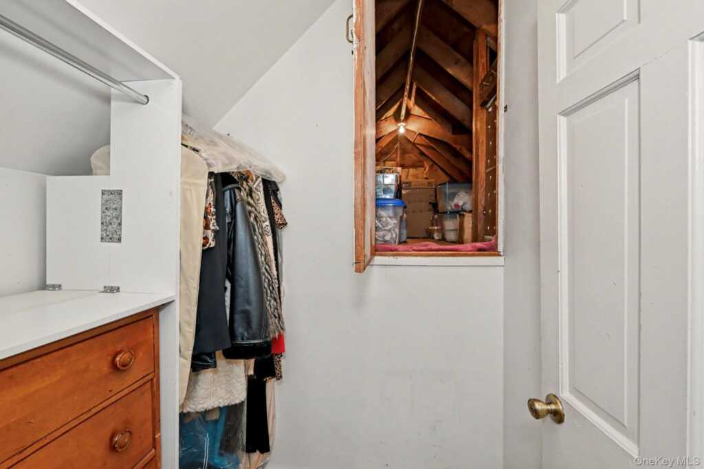 13 Lorenz Avenue, New Rochelle, NY 10801 - Photo 17 of 33