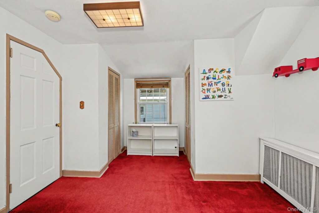 13 Lorenz Avenue, New Rochelle, NY 10801 - Photo 19 of 33