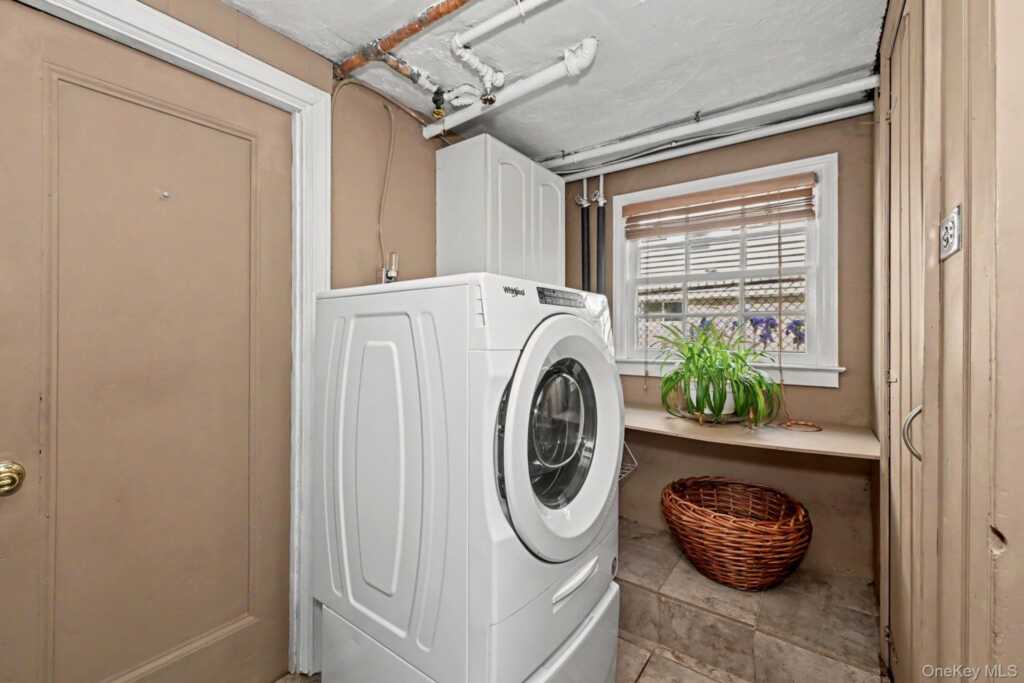 13 Lorenz Avenue, New Rochelle, NY 10801 - Photo 20 of 33