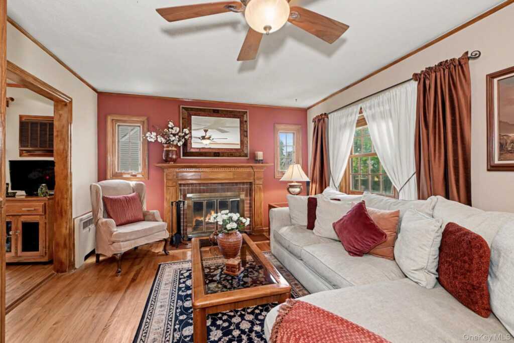 13 Lorenz Avenue, New Rochelle, NY 10801 - Photo 6 of 33
