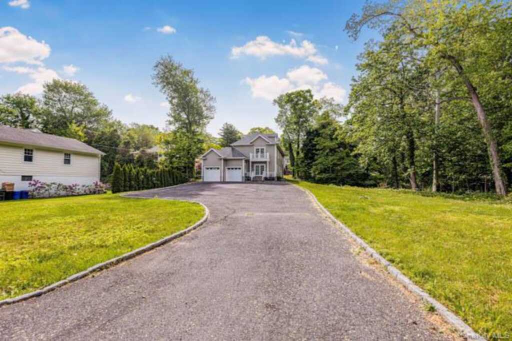 1 Kewanee Road, New Rochelle, NY 10804 - Photo 30 of 36