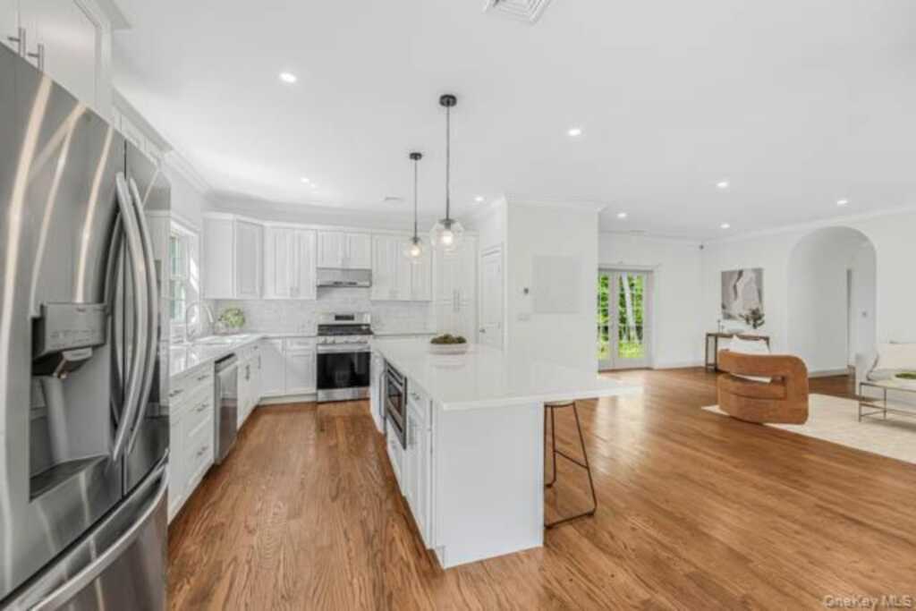1 Kewanee Road, New Rochelle, NY 10804 - Photo 9 of 36
