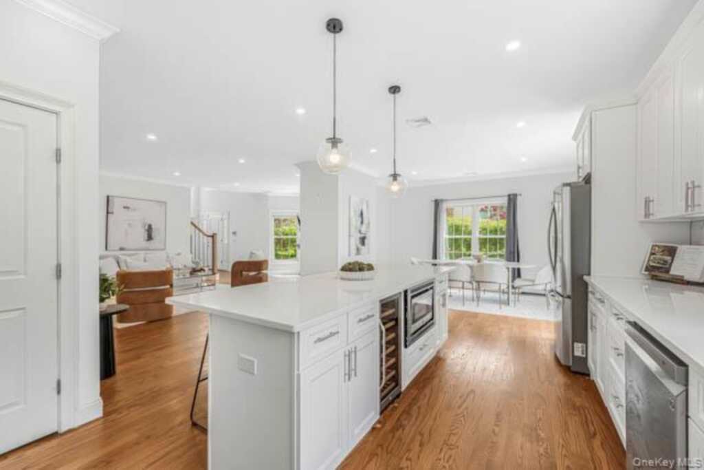 1 Kewanee Road, New Rochelle, NY 10804 - Photo 11 of 36