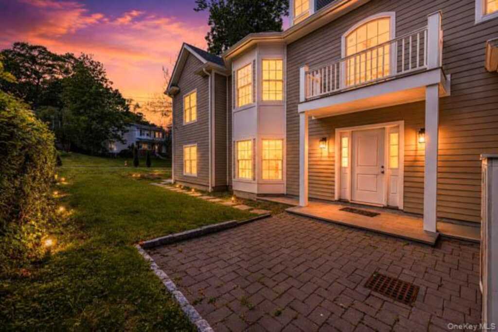 1 Kewanee Road, New Rochelle, NY 10804 - Photo 2 of 36