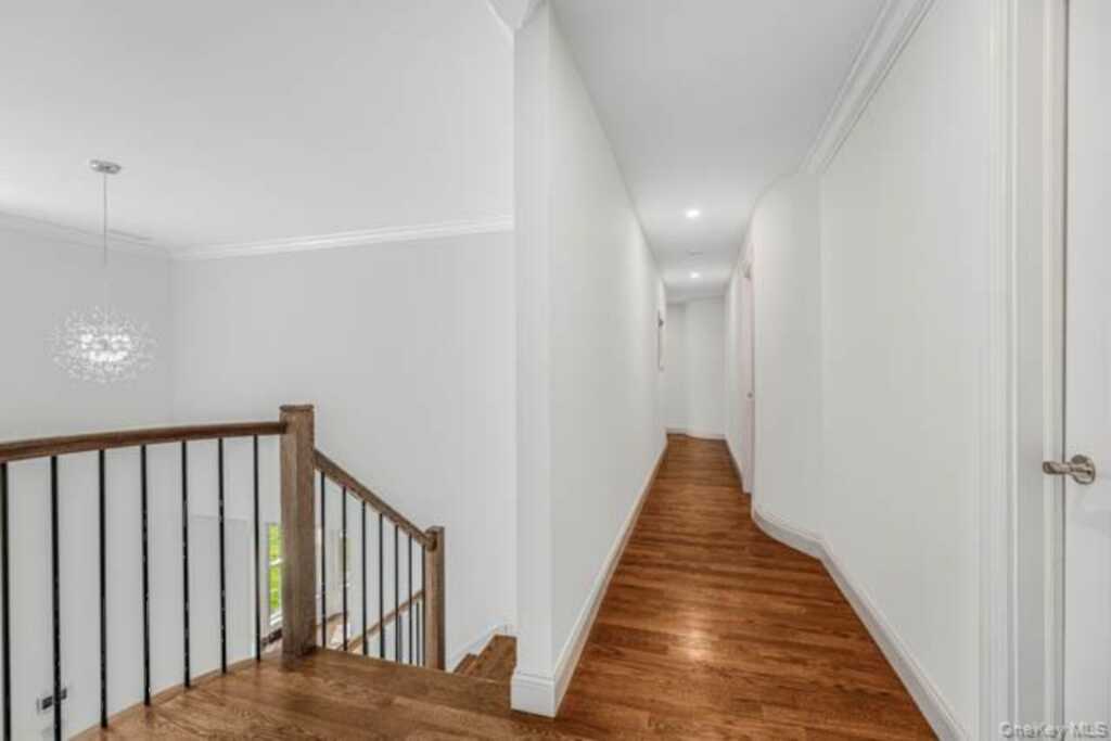 1 Kewanee Road, New Rochelle, NY 10804 - Photo 24 of 36
