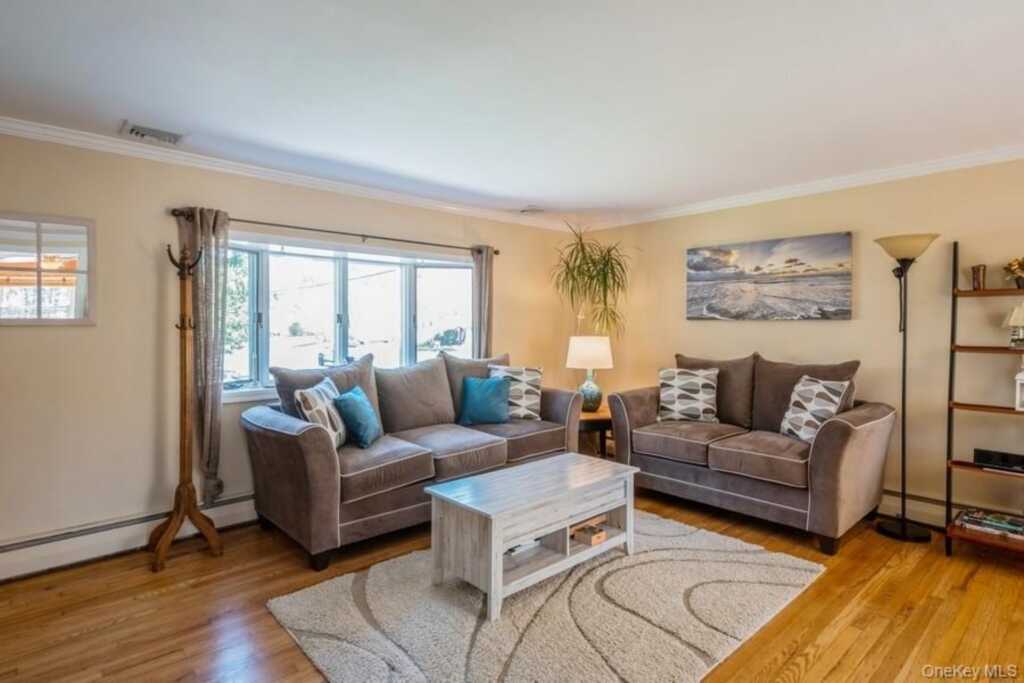 21 Short Hill Road, New City, NY 10956 - Photo 4 of 31