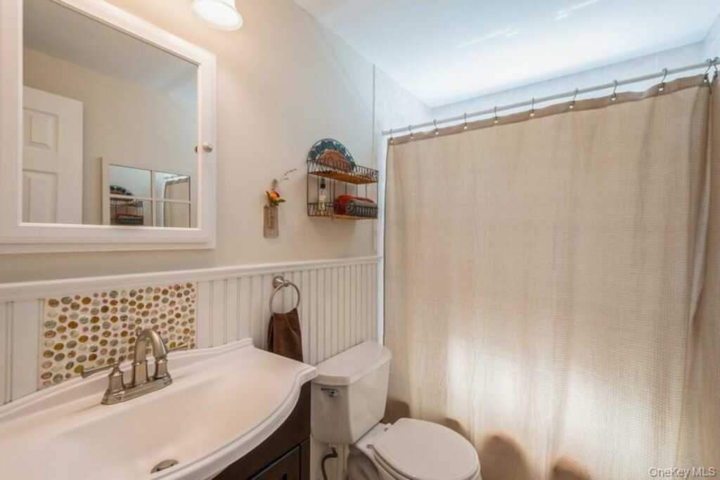 21 Short Hill Road, New City, NY 10956 - Photo 9 of 31