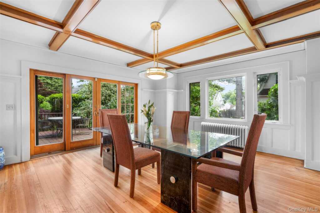 197 Coligni Avenue, New Rochelle, NY 10801 - Photo 12 of 36