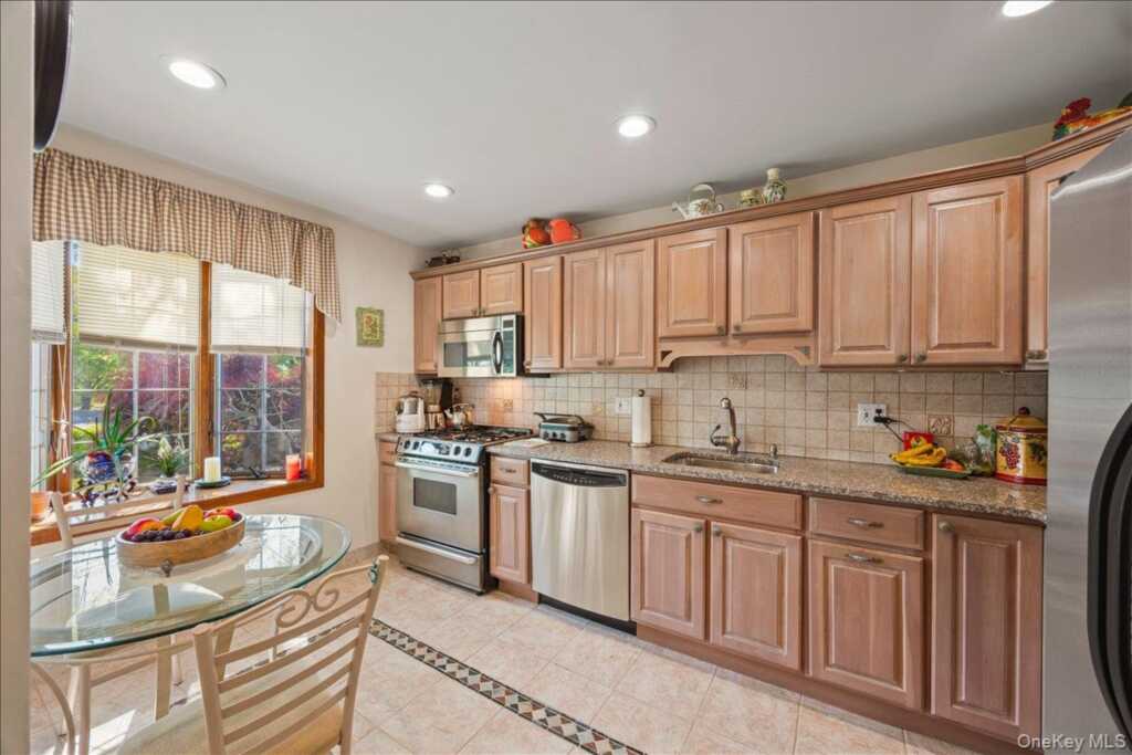 1161 Webster Avenue, New Rochelle, NY 10804 - Photo 8 of 39