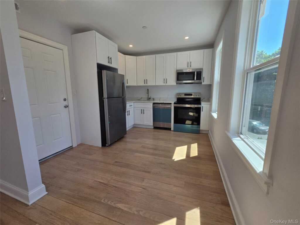 965 Main Street, Unit #2, New Rochelle, NY 10801 - Photo 2 of 12