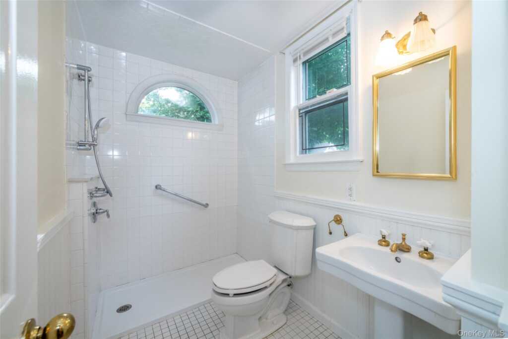 82 Clove Road, New Rochelle, NY 10801 - Photo 10 of 39